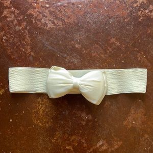 White Bow Belt